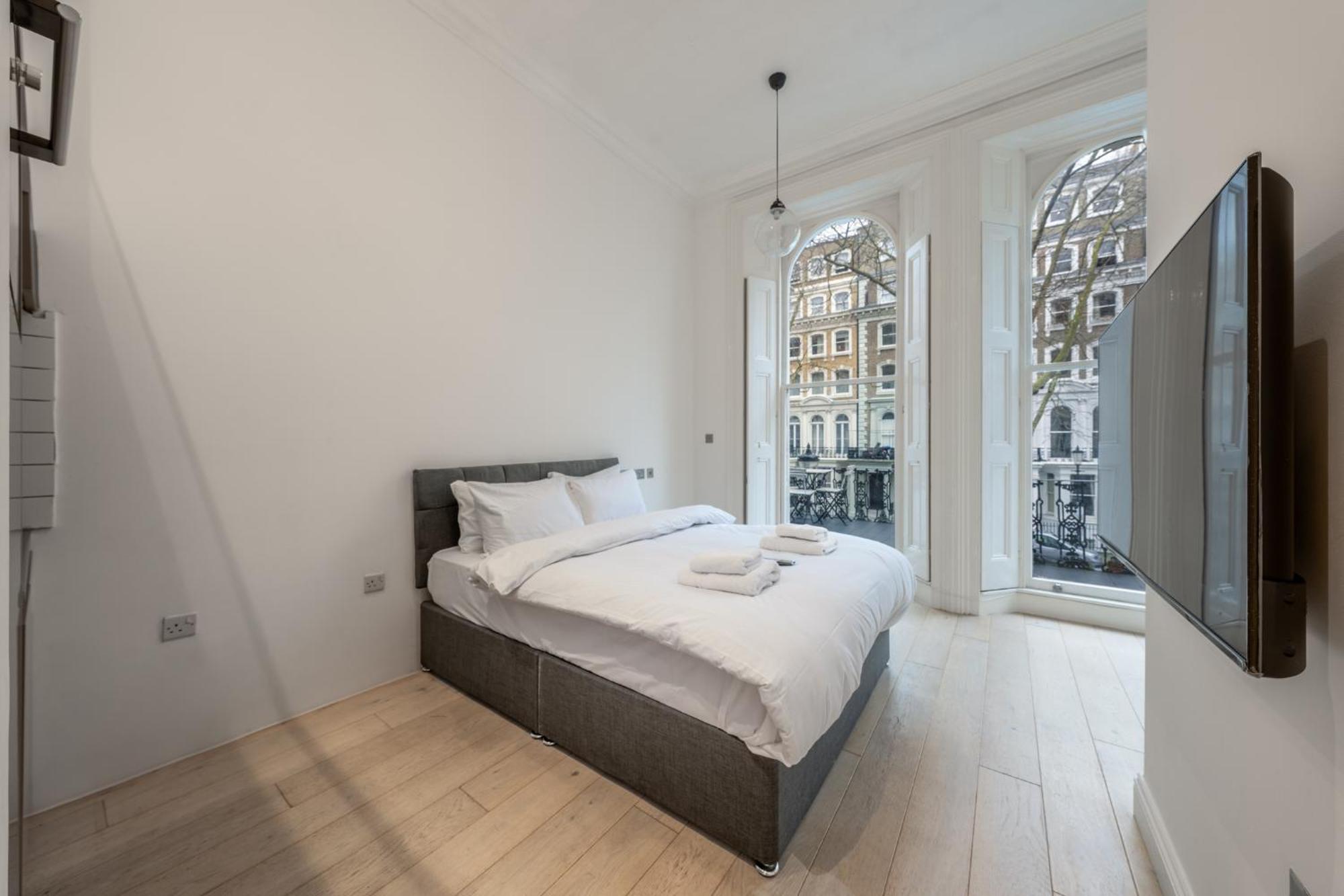 Beaufort Gardens Apartment London