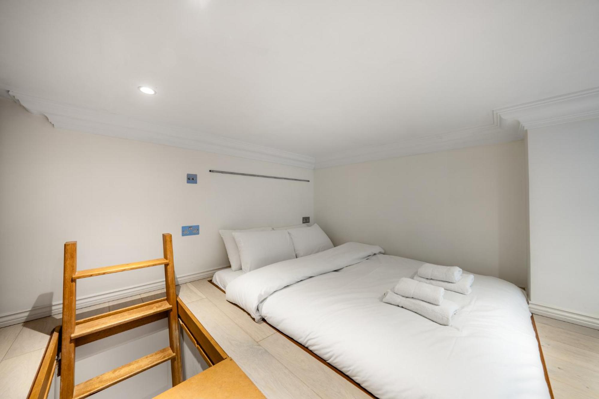 Beaufort Gardens Apartment London