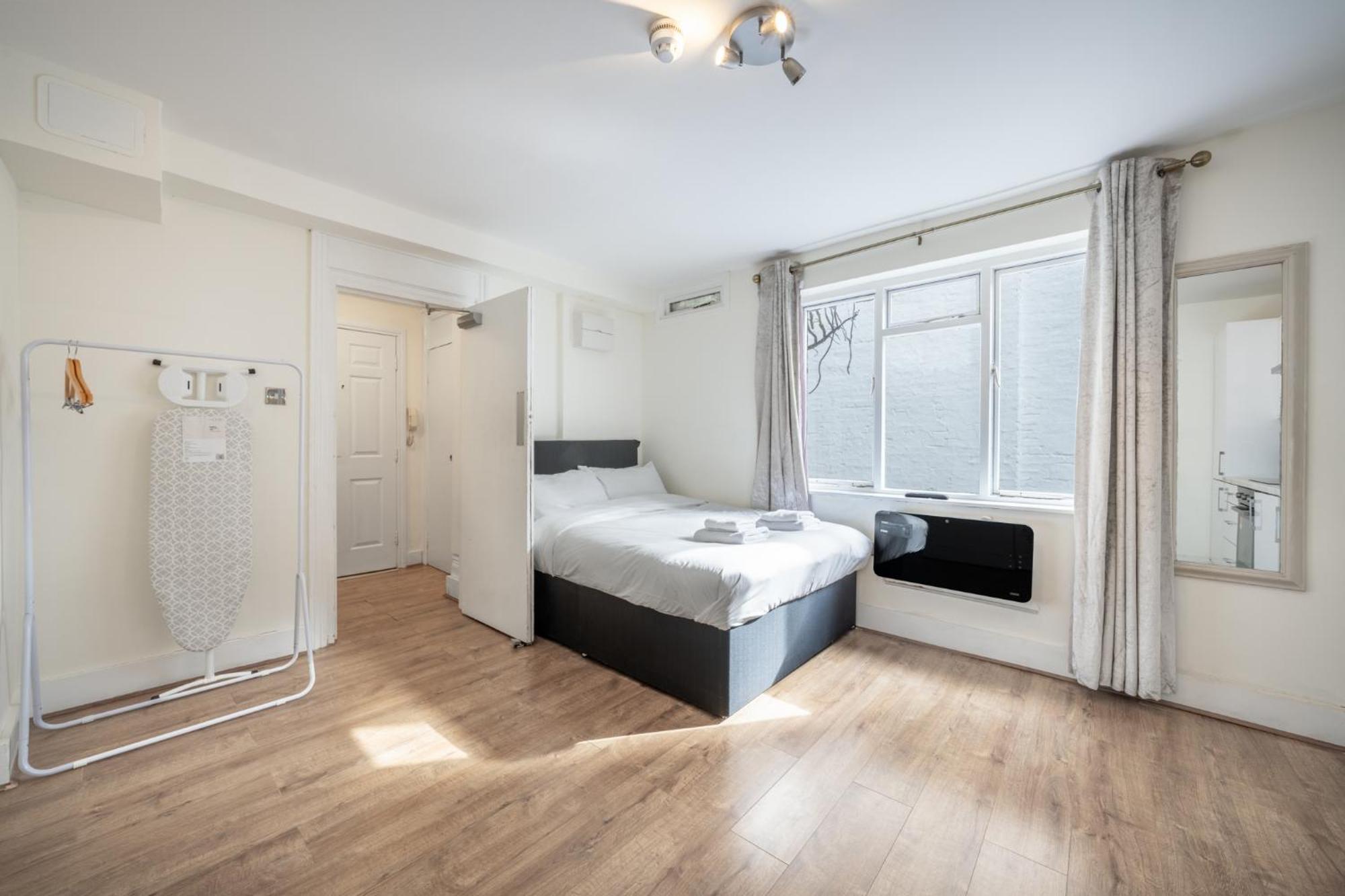 Apartment Beaufort Gardens London